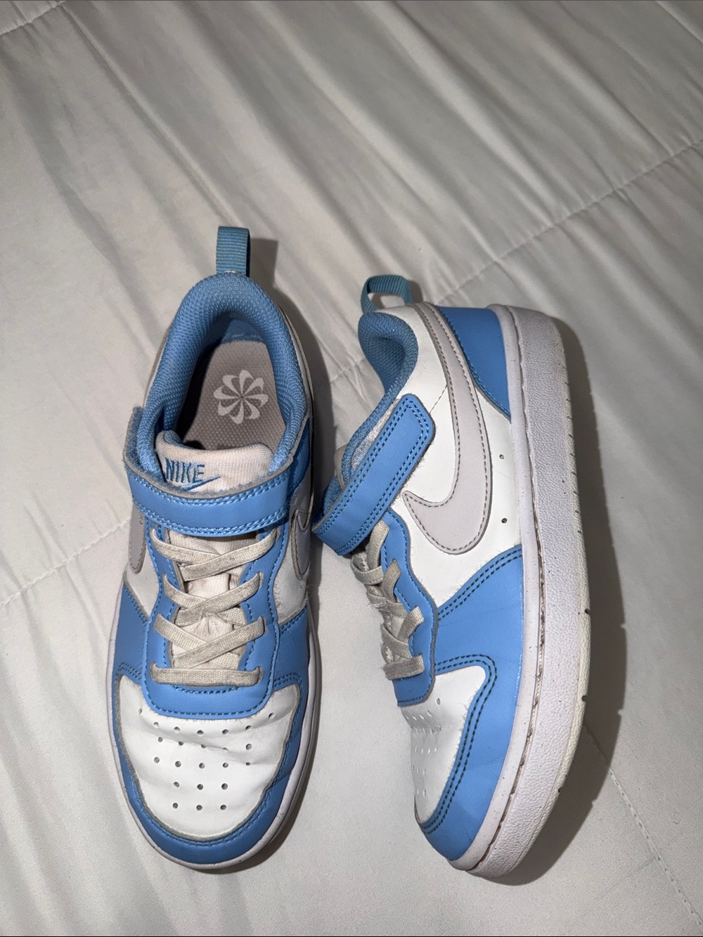 Nike Kids Blue and White Low-Top Sneakers with Hook-and-Loop Strap